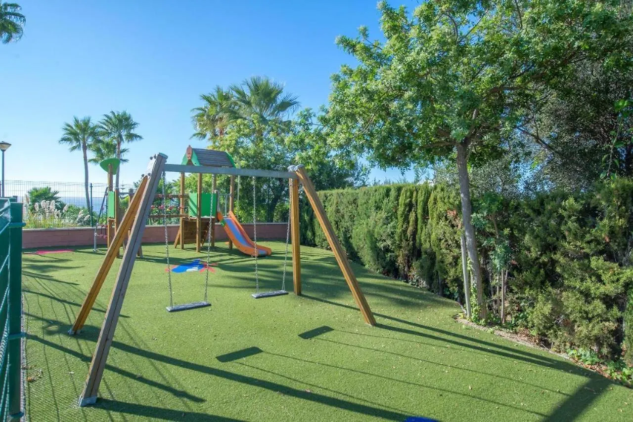 Beach And Pool Holidays At The Grand Coloso Benalmádena Lejlighed